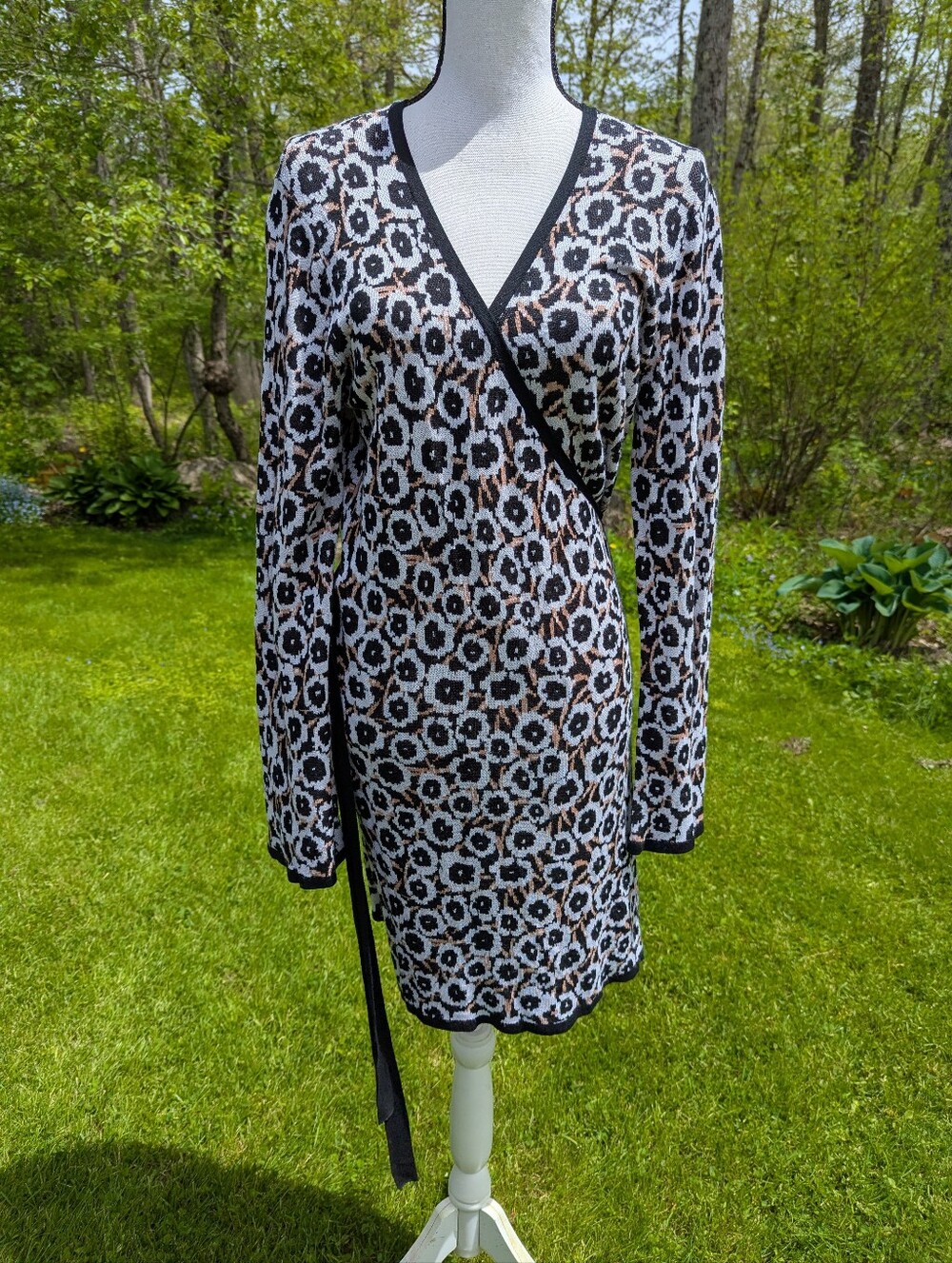 Diane Von Furstenberg Floral Knit Wrap Dress Size Large NEW!